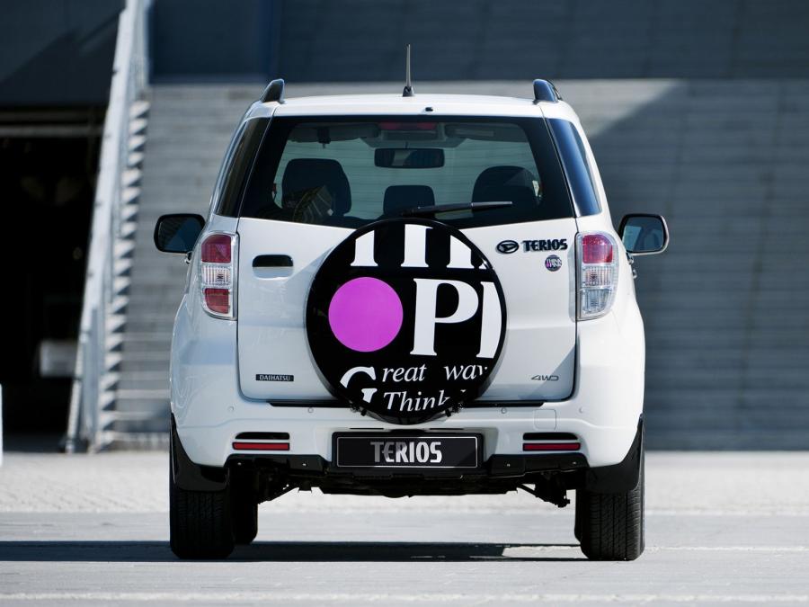  Daihatsu Terios Think Pink 2010 года  (фото 6 из 13)